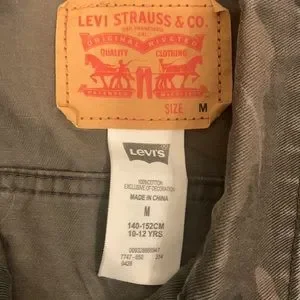 LEVIS CAMO DENIM JACKET